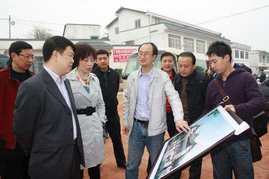 陳冠松實地督查納溪新農村建設第一季度工作情況