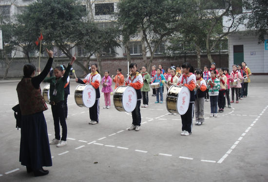 厲兵秣馬 合江縣幼旭學(xué)校加緊訓(xùn)練鼓號隊(duì)