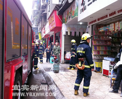 住戶家起火 中心路商家險遭火燒連營(圖2)