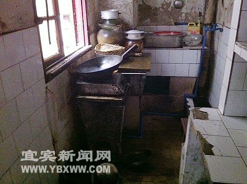 住戶家起火 中心路商家險遭火燒連營(圖4)