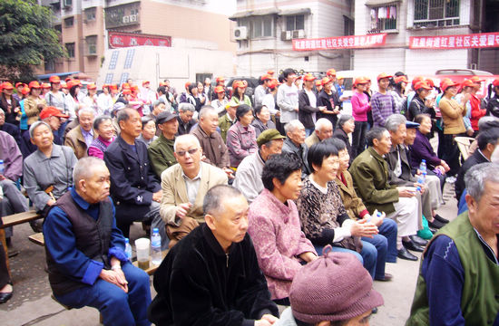 紅星街道：“壩壩宴會”為黨的生日添光彩(圖1)