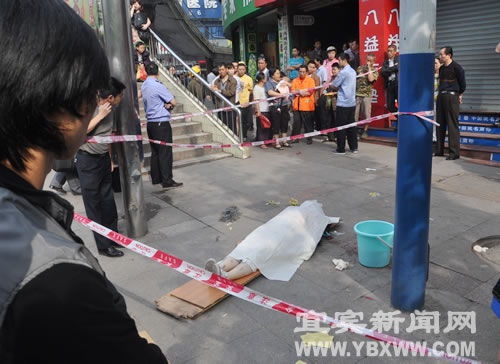 上學(xué)被困電梯 宜賓高3女孩墜亡(圖4)