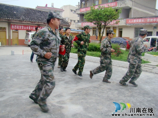 敘永縣營山鄉(xiāng)：開展地災(zāi)點避險演練(圖1)