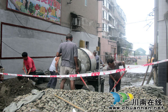 特興鎮(zhèn)：突擊治理 讓背街小巷整潔亮麗更宜居(圖1)