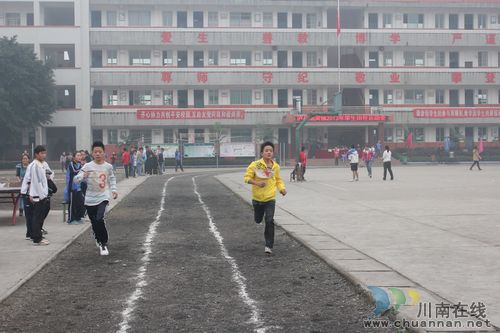 潮河鎮(zhèn)：舉行2013年中小學(xué)生運(yùn)動會(圖1)