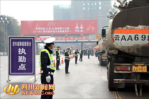 高速昨起禁入超載貨車 宜賓物流業(yè)反而叫好(圖2)