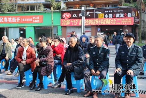 龍馬潭區(qū)蓮花池街道組織開展“全民消防，防治火災(zāi)”消防安全宣傳培訓(xùn)活動(圖4)