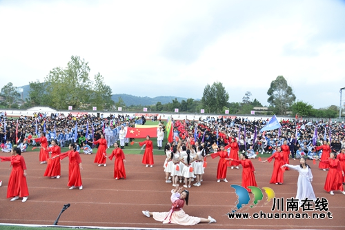 瀘縣建校舉行體育節(jié)暨25屆田徑運動會開幕式(圖8)