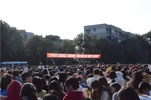 江陽法院開展“庭審進(jìn)校園 普法零距離”活動(圖2)