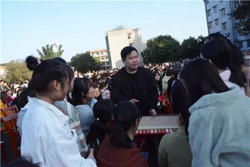 江陽法院開展“庭審進(jìn)校園 普法零距離”活動(圖12)