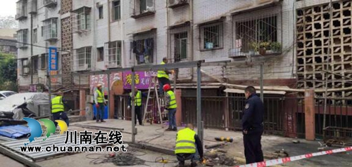 古藺縣綜合行政執(zhí)法局：出重拳拆除違建  還市民公共空間