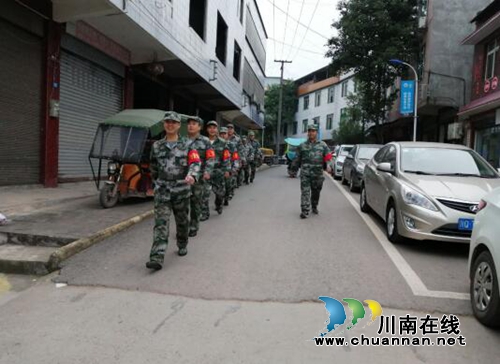 宜賓南溪區(qū)長(zhǎng)興鎮(zhèn)：社會(huì)治理促和諧 治安巡邏保平安