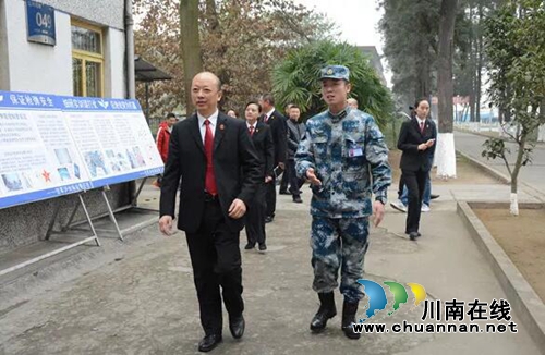 送法進(jìn)軍營│法律支援穩(wěn)軍心 助力備戰(zhàn)謀打贏(圖3)