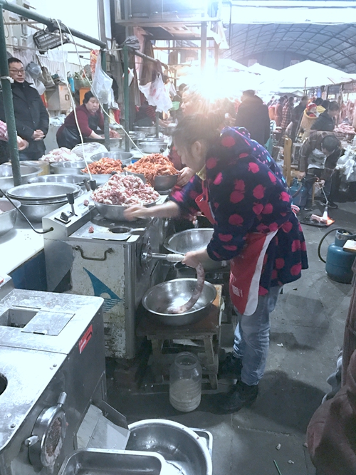 寒冬臘味香滿城 餐桌輕奢味更濃