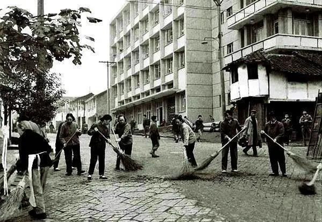 【70年·時移境遷】西南醫(yī)大附院的這幾個門診部，勾起您多少回憶呢？(圖3)