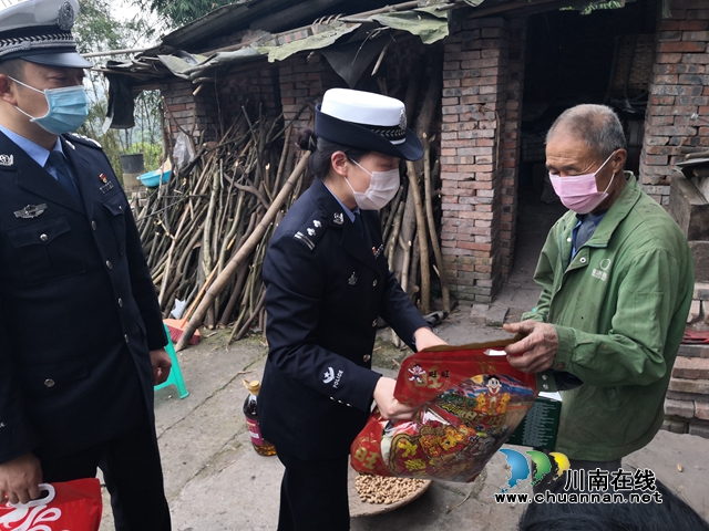 ?女交警大隊(duì)長(zhǎng)唐娟娟的警察故事：用無(wú)悔青春在高速上書寫韶華(圖4)