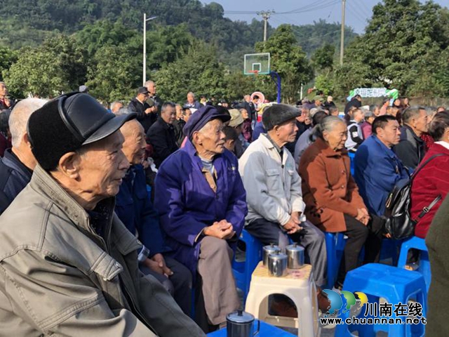 龍馬潭區(qū)特興街道舉辦“九九重陽節(jié)慶典” 800余名老人參加(圖4)