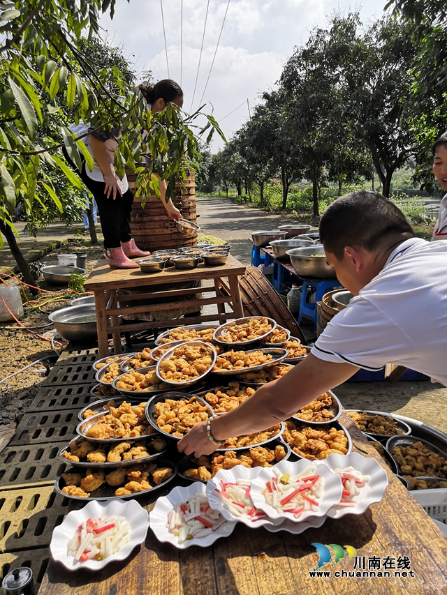 龍馬潭區(qū)特興街道舉辦“九九重陽節(jié)慶典” 800余名老人參加(圖3)