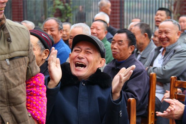 江陽區(qū)新聯(lián)會在江北鎮(zhèn)敬老院舉辦“伴晚義倉”公益活動(圖1)