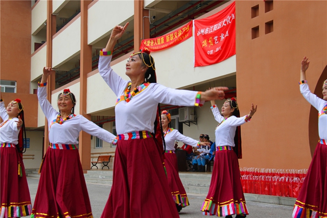 江陽區(qū)新聯(lián)會在江北鎮(zhèn)敬老院舉辦“伴晚義倉”公益活動(圖13)