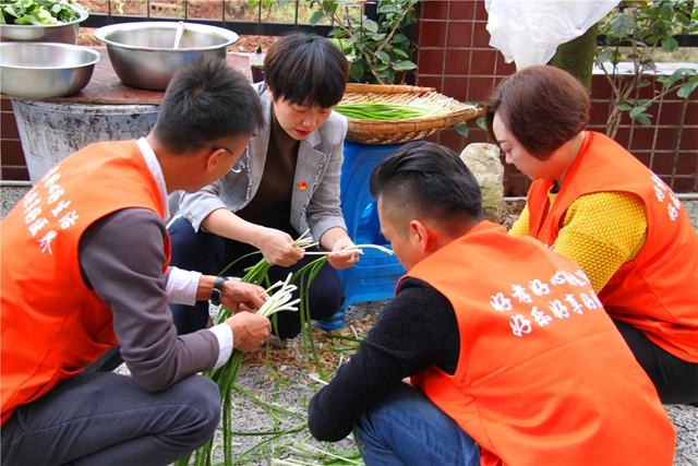 江陽區(qū)新聯(lián)會在江北鎮(zhèn)敬老院舉辦“伴晚義倉”公益活動(圖18)