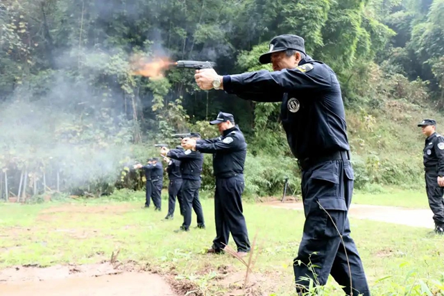 【全警實戰(zhàn)大練兵】合江公安實彈射擊現(xiàn)場(圖2)