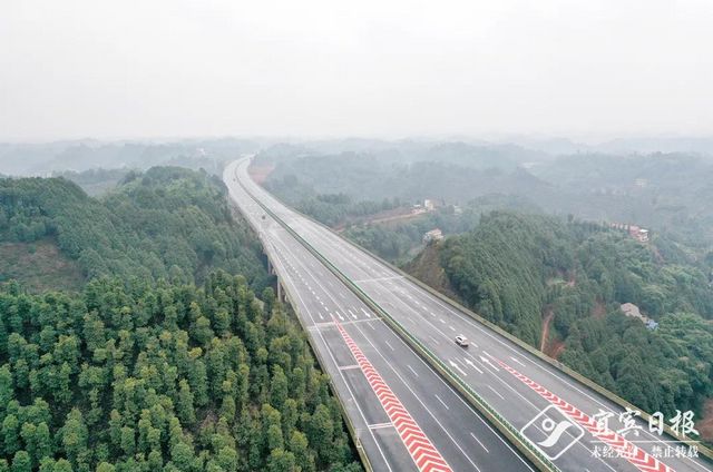 成宜高速90分鐘全線跑完！雙向6車道 年底試通車運營(圖7)