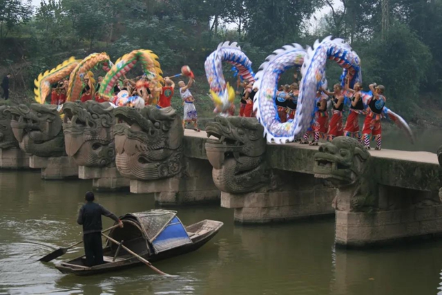 “換裝”歸來(lái)，瀘縣雨壇彩龍仍是王者！(圖28)