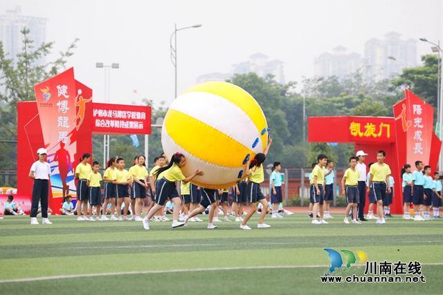 龍馬潭這場8000余名師生參與的活動，讓全國知名專家數(shù)度哽咽！(圖6)